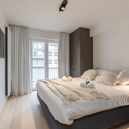 Huswell - Delux Renovated In The Heart Of Apartment *