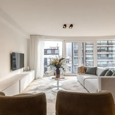 Huswell - Delux Renovated In The Heart Of Apartment