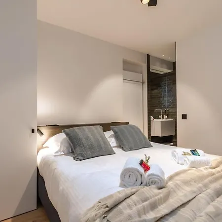 Huswell - Delux Renovated In The Heart Of Apartment