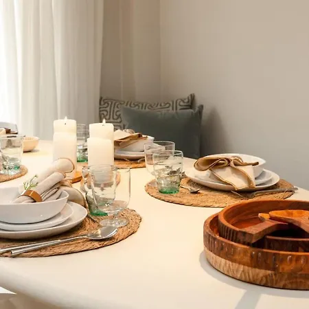 Huswell - Delux Renovated In The Heart Of Apartment *